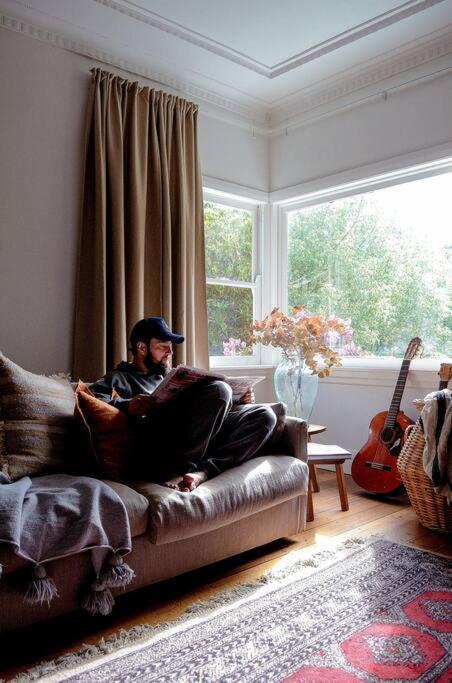Harrys House Warburton - Peaceful Riverside Cottage In The Perfect Location ภายนอก รูปภาพ