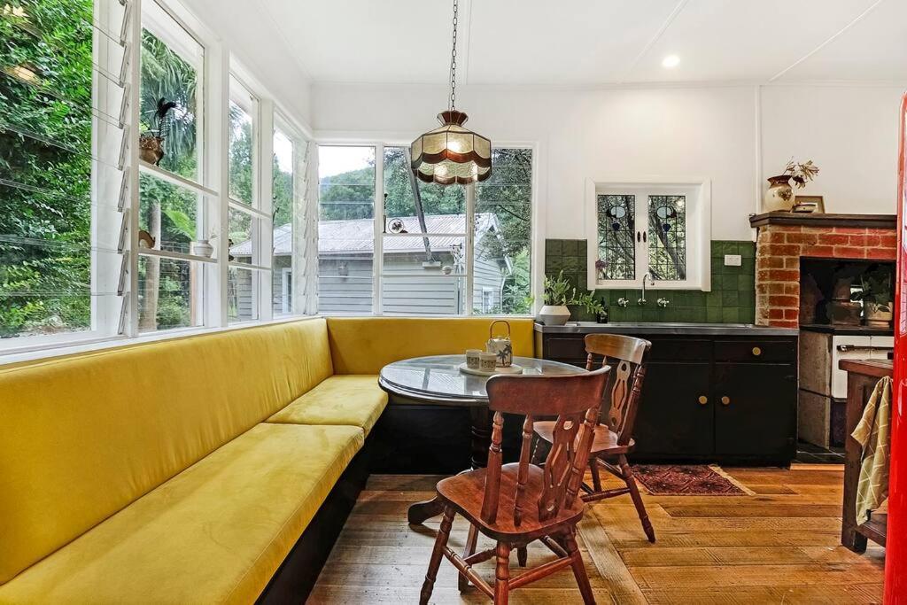 Harrys House Warburton - Peaceful Riverside Cottage In The Perfect Location ภายนอก รูปภาพ