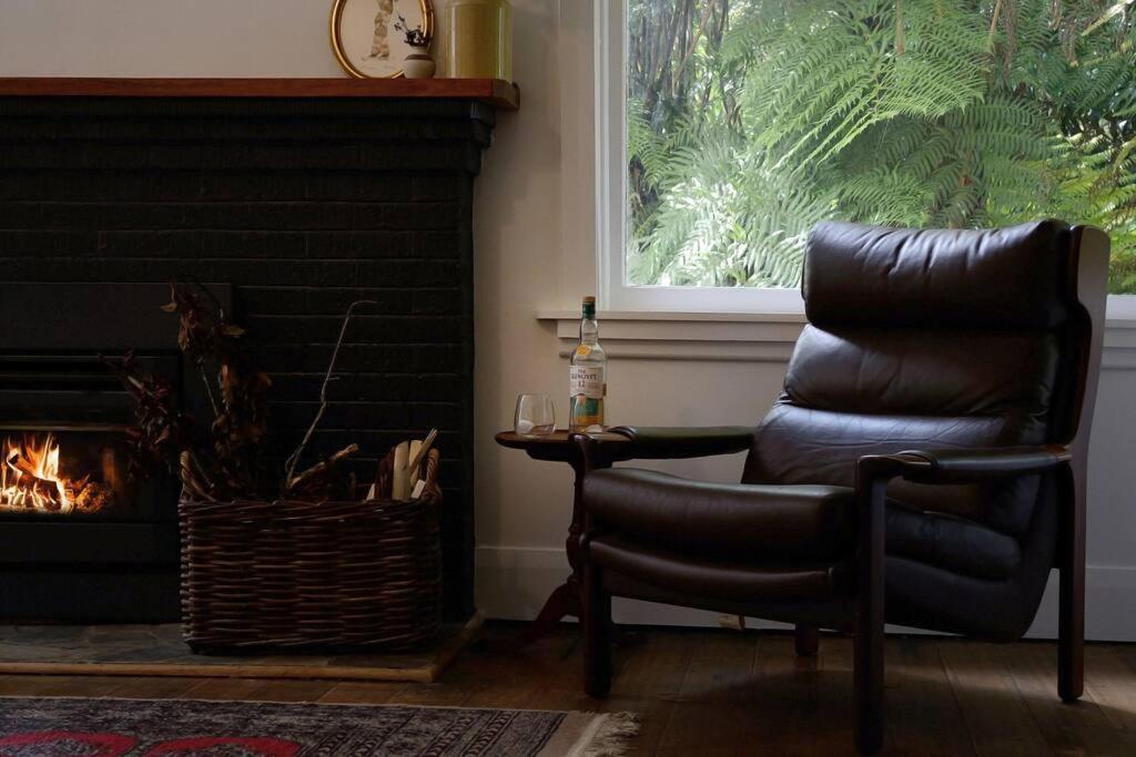 Harrys House Warburton - Peaceful Riverside Cottage In The Perfect Location ภายนอก รูปภาพ