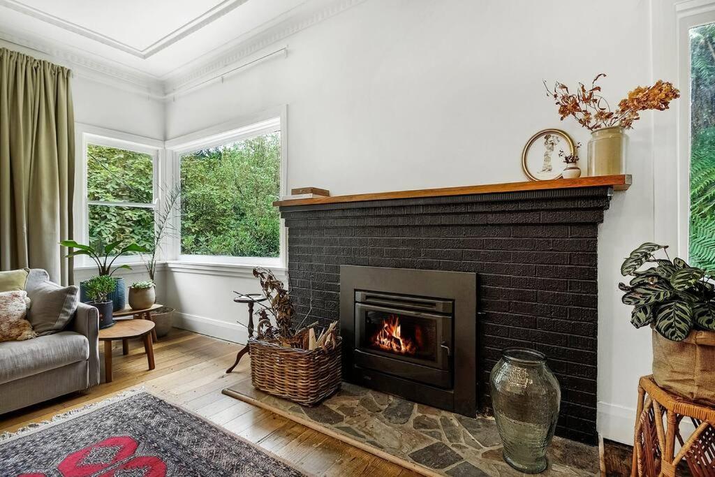 Harrys House Warburton - Peaceful Riverside Cottage In The Perfect Location ภายนอก รูปภาพ