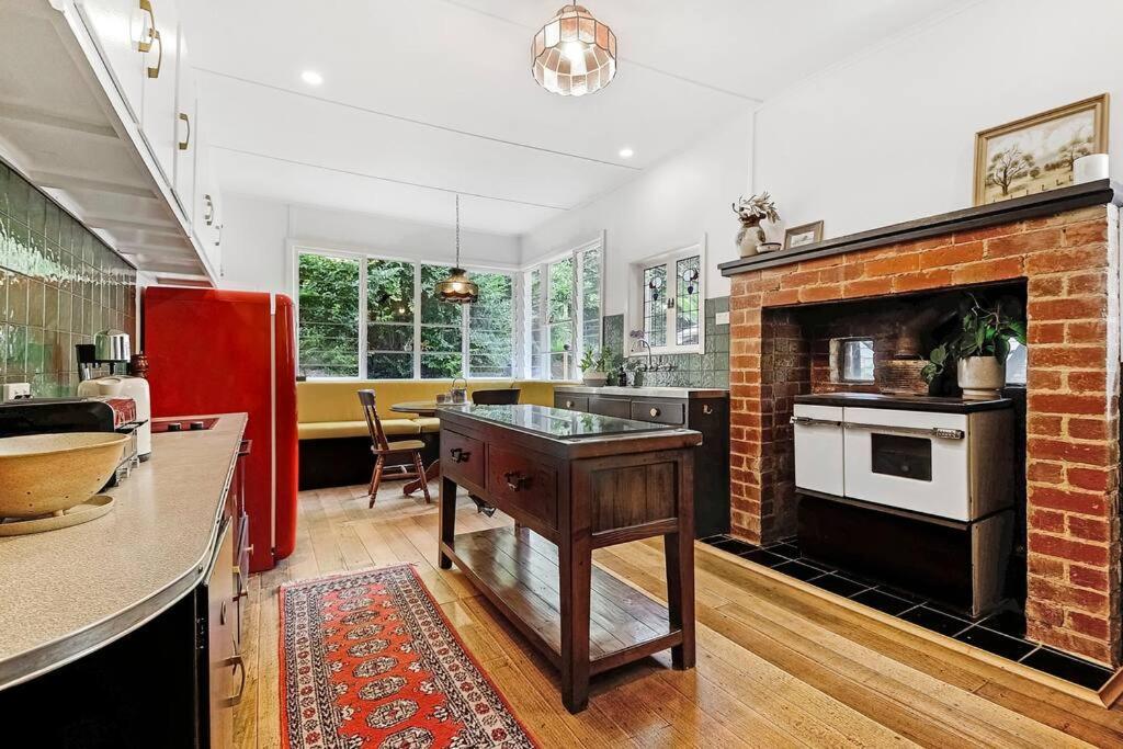 Harrys House Warburton - Peaceful Riverside Cottage In The Perfect Location ภายนอก รูปภาพ