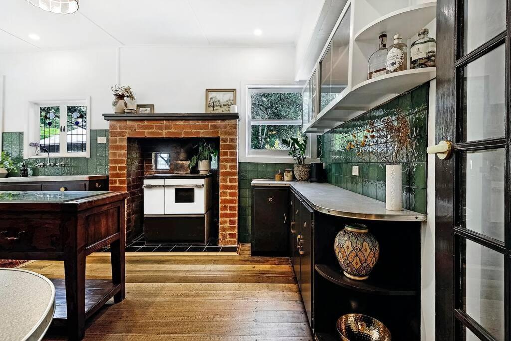 Harrys House Warburton - Peaceful Riverside Cottage In The Perfect Location ภายนอก รูปภาพ